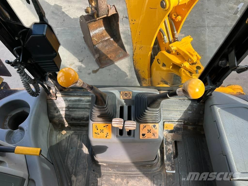 JCB 3 CX Товарач със заден ексватор
