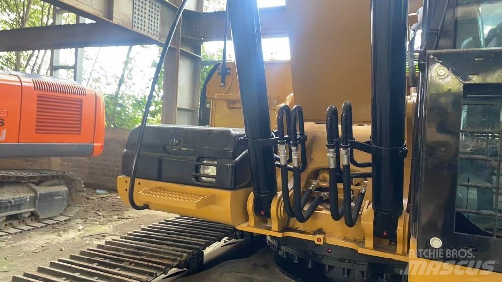 CAT 320D2L Верижен екскаватор