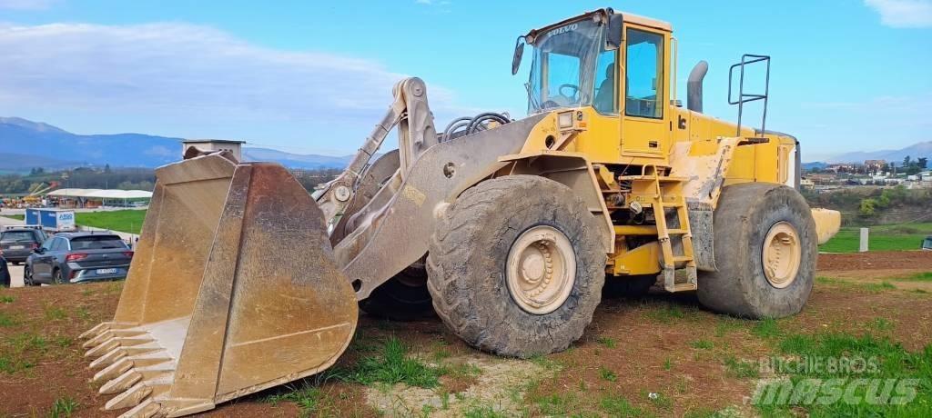 Volvo L 220 E Колесни товарачи
