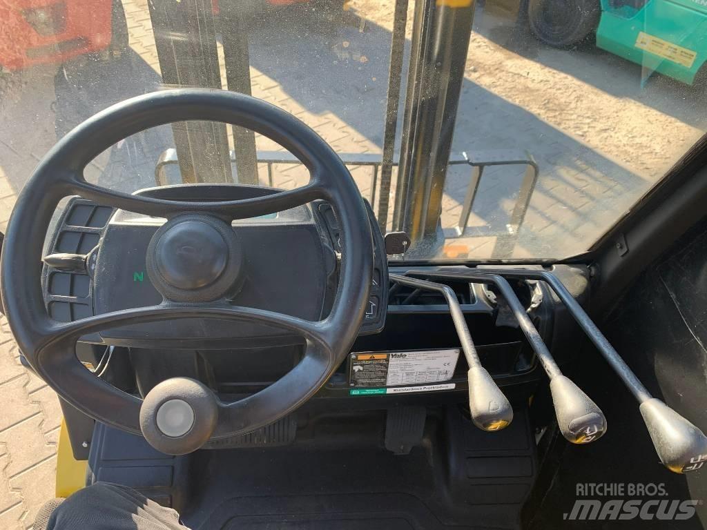 Yale GLP25VX Камиони с АГУ