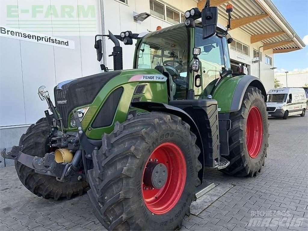 Fendt 714 vario s4 Трактори