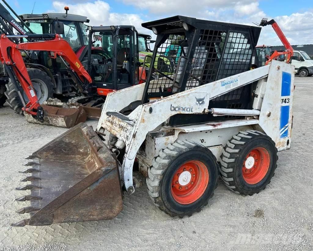Bobcat 743 Мини товарачи
