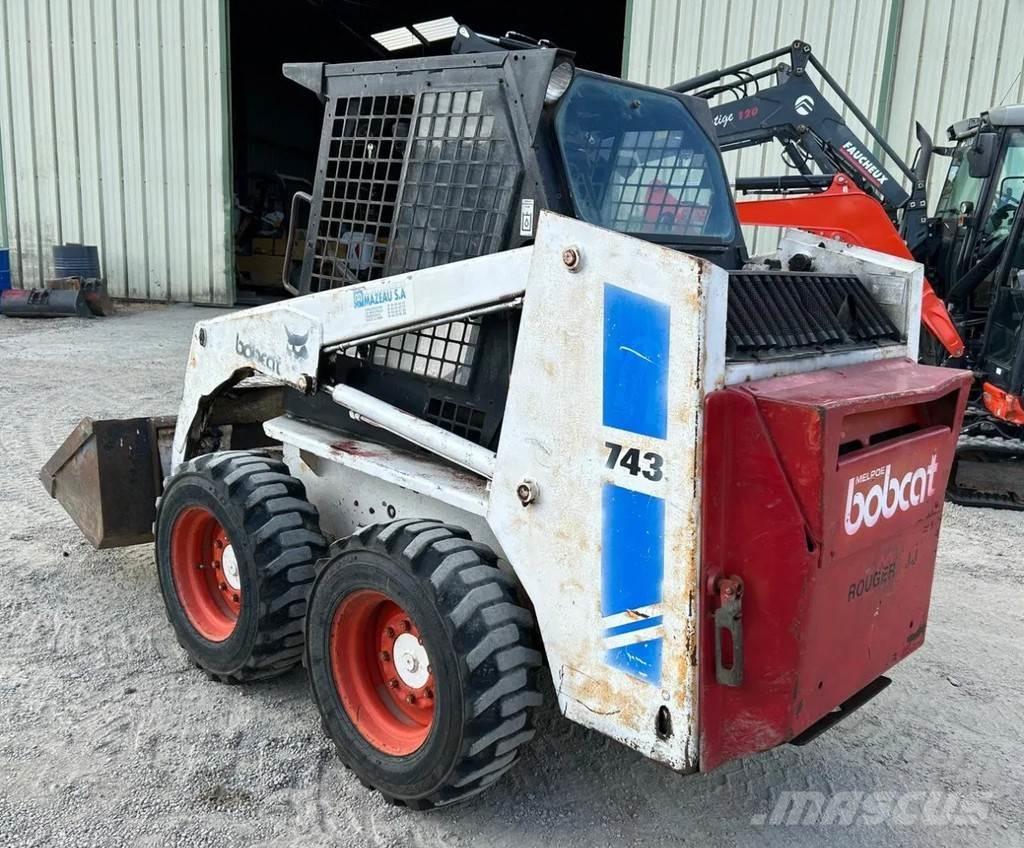 Bobcat 743 Мини товарачи
