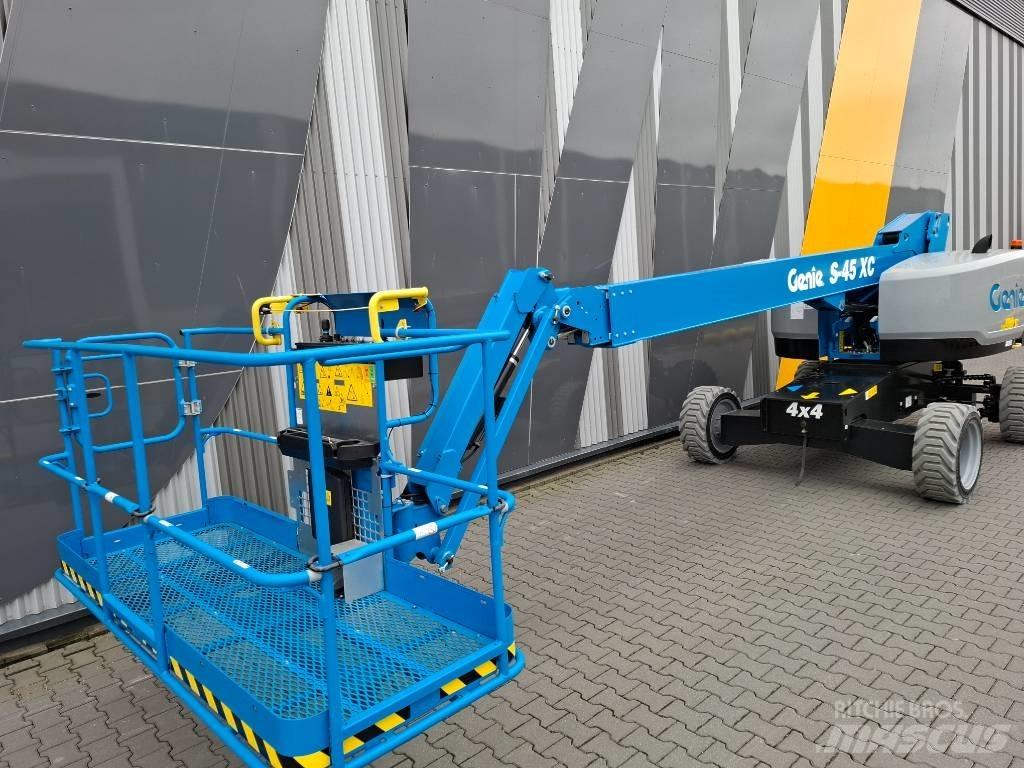 Genie S-45XC Телескопични повдигачи
