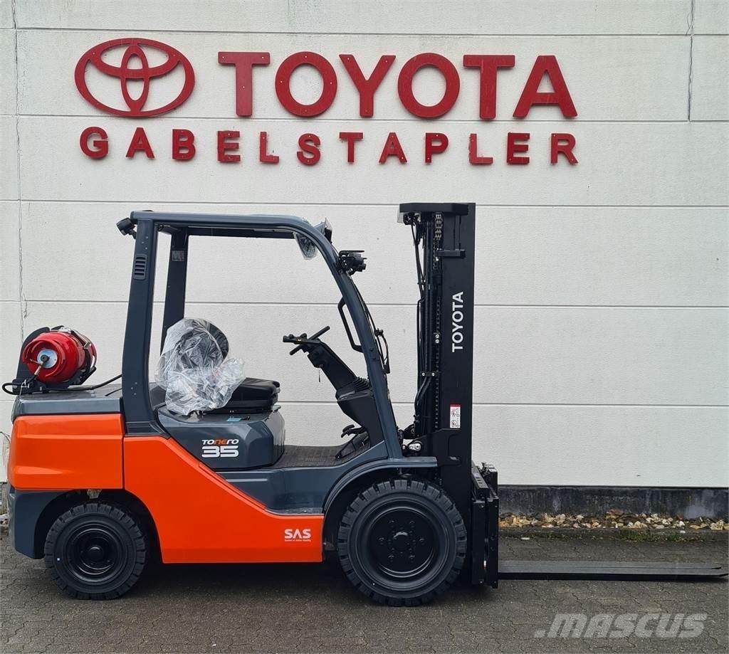 Toyota 02-8FGJF35 Камиони с АГУ