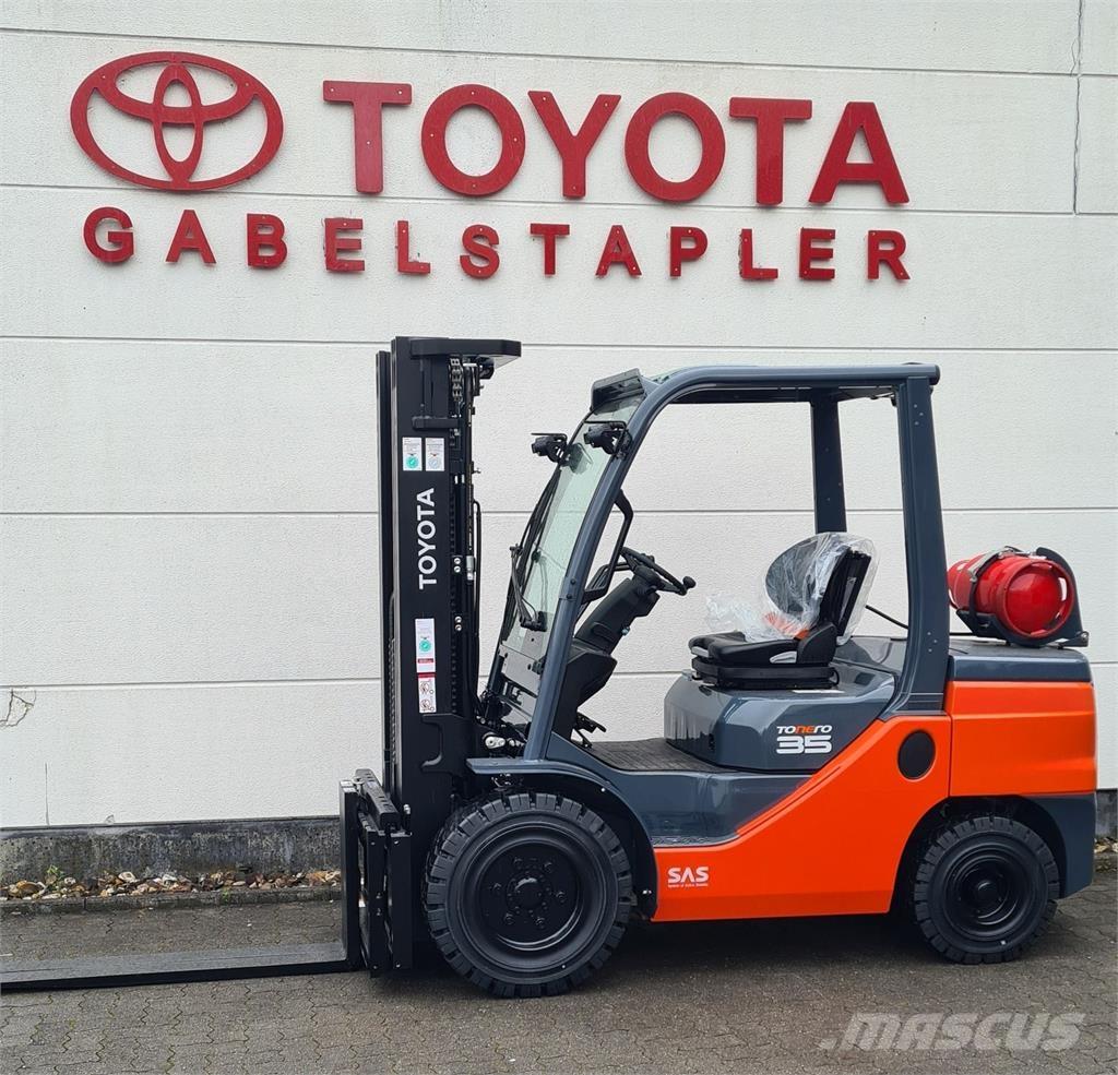 Toyota 02-8FGJF35 Камиони с АГУ