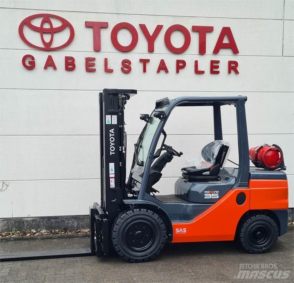 Toyota 02-8FGJF35 Камиони с АГУ