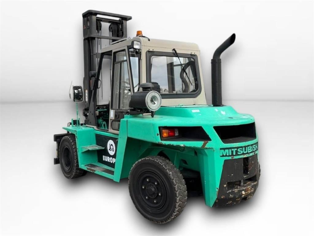 Mitsubishi FD70T Дизелови камиони