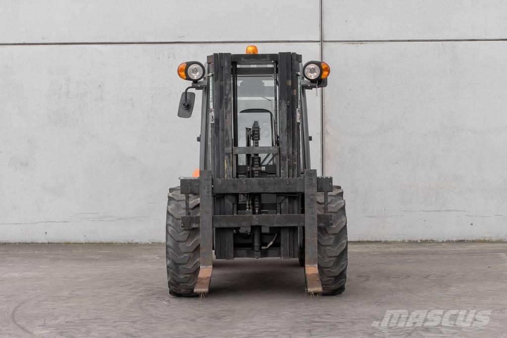 Ausa C 250 H X4 Дизелови камиони