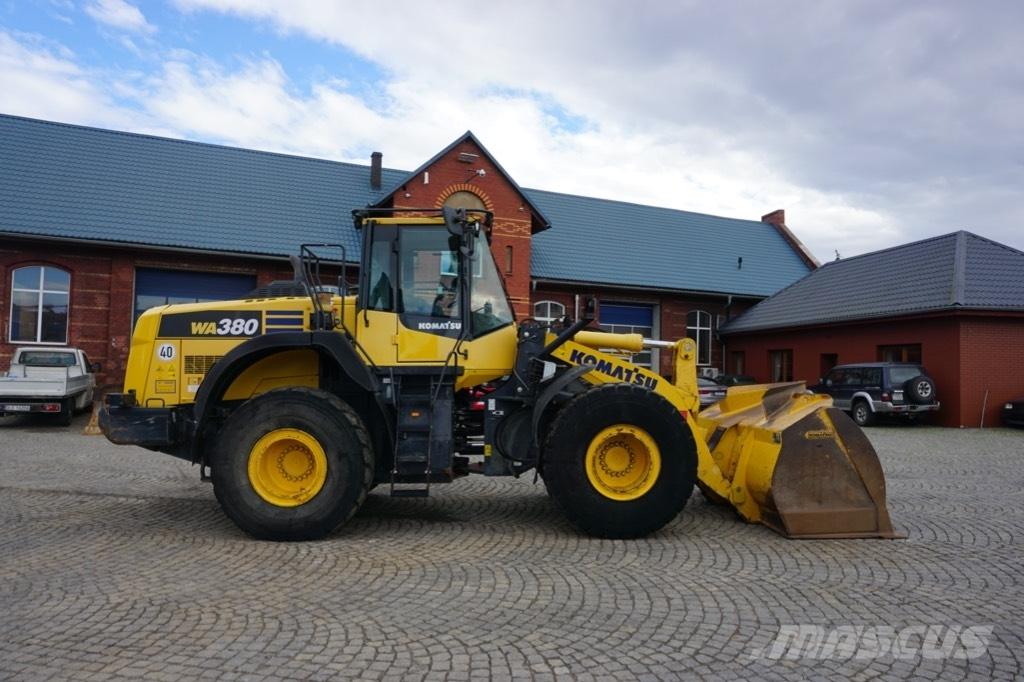 Komatsu WA 380-8 Колесни товарачи