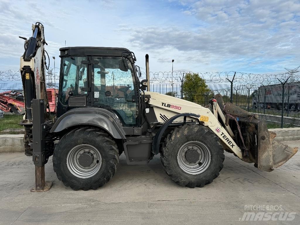 Terex TLB 990 Товарач със заден ексватор