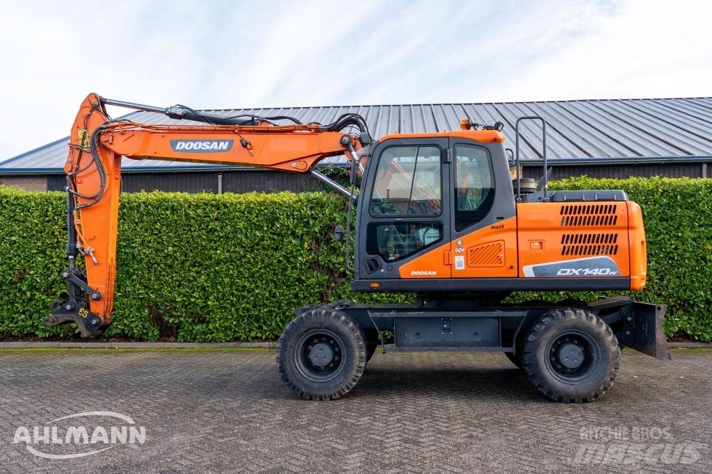 Doosan DX140W-5 Колесни екскаватори
