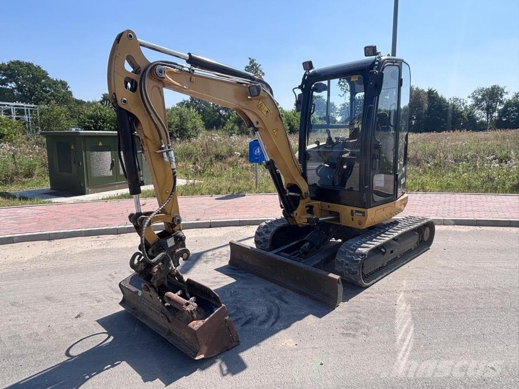 CAT 302.7D Мини екскаватори < 7 т
