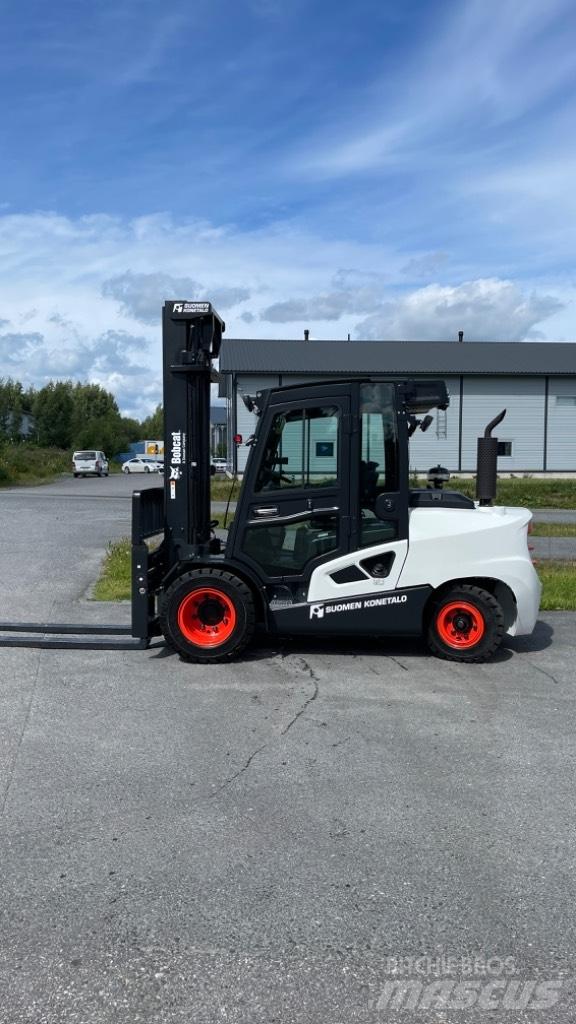 Bobcat D55C-9 Diesel Дизелови камиони