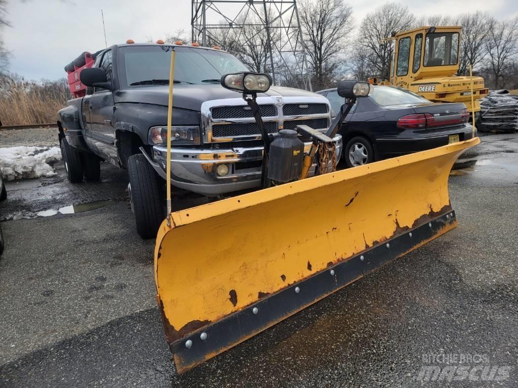 Dodge 3500 Пикапи