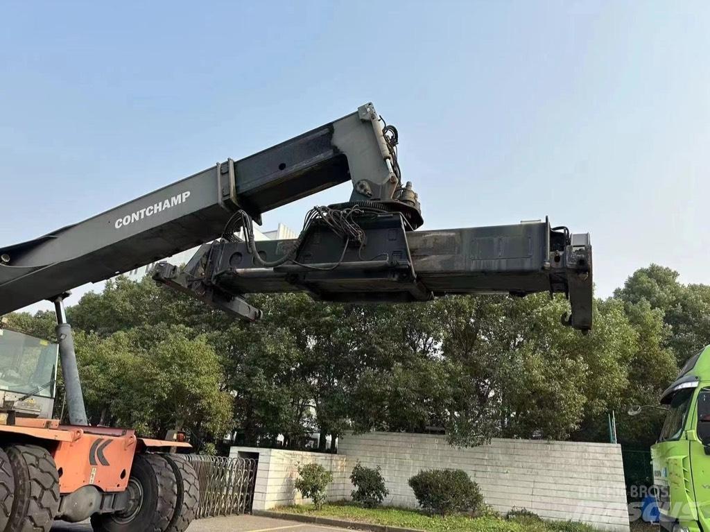 Kalmar M 517 Кари повдигачи на контейнери