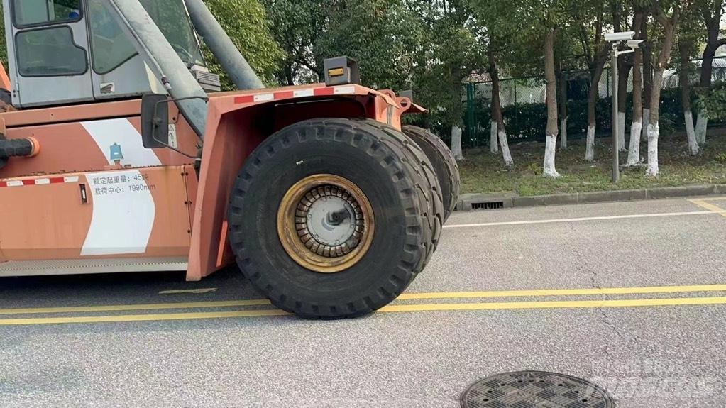 Kalmar M 517 Кари повдигачи на контейнери