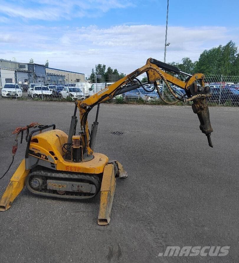 Brokk 90 Багери за разрушаване
