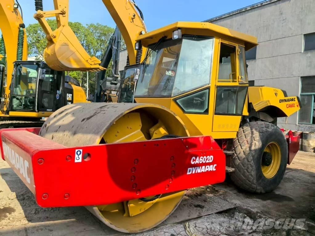 Dynapac ca602d Еднобарабанни ролки
