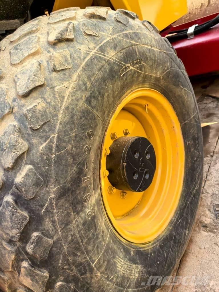 Dynapac ca602d Еднобарабанни ролки
