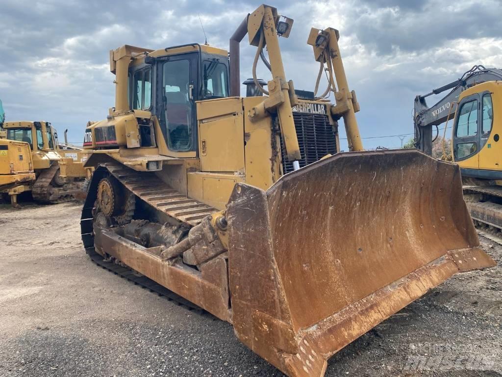 CAT D 7 R Верижни булдозери
