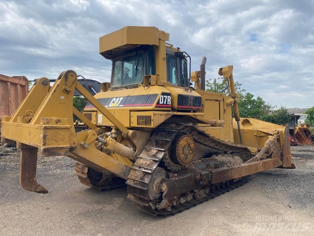 CAT D 7 R Верижни булдозери
