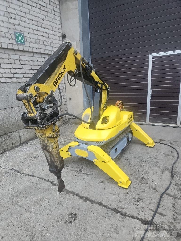 Brokk 100 Багери за разрушаване
