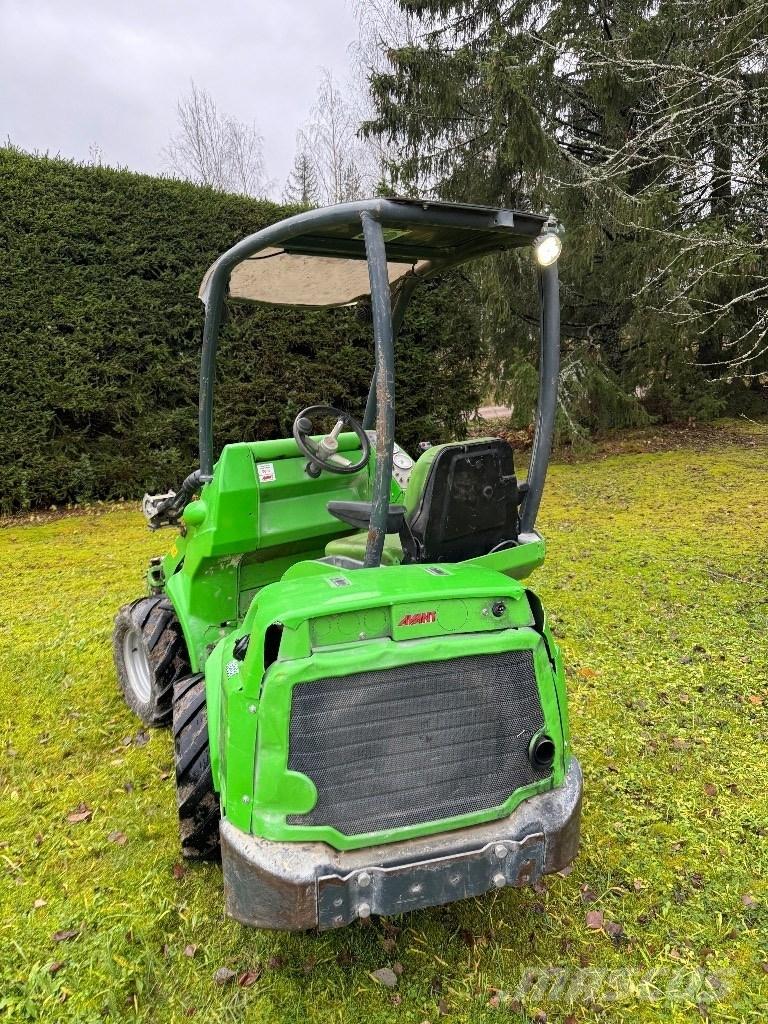 Avant 528 Многофункционални товарачи