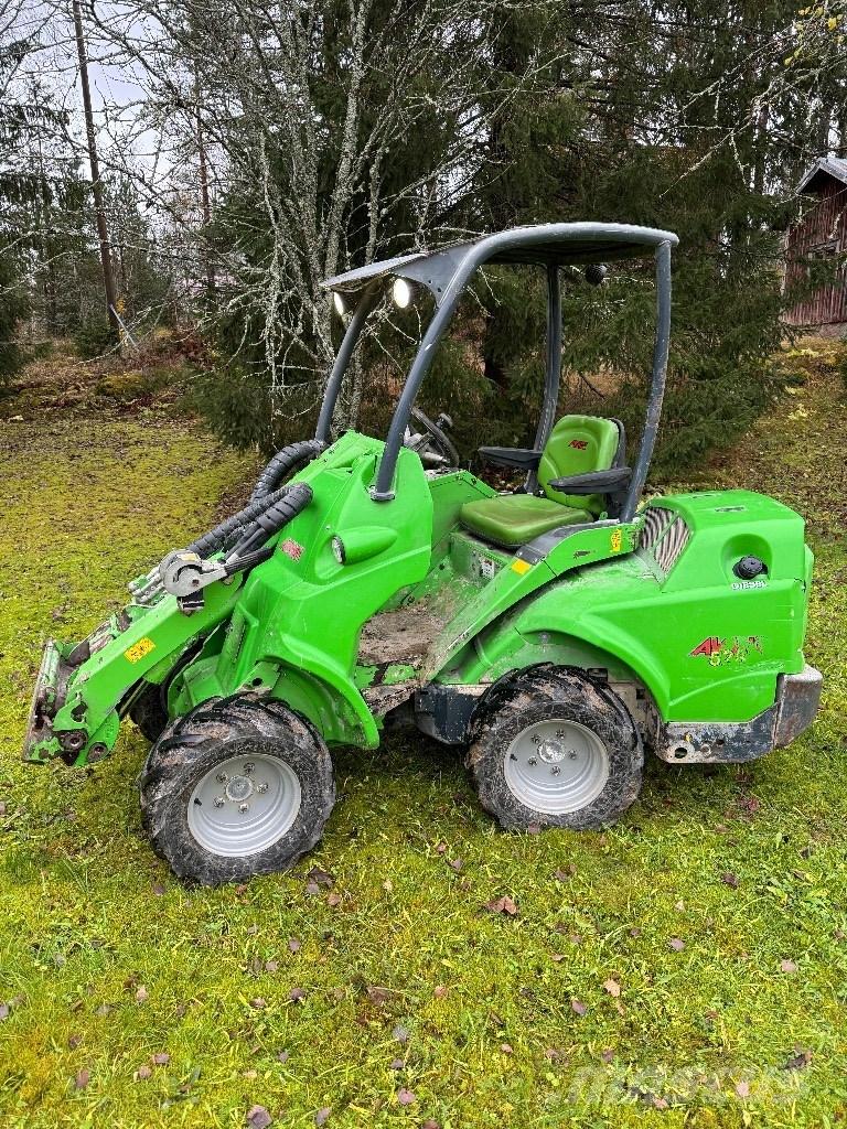 Avant 528 Многофункционални товарачи