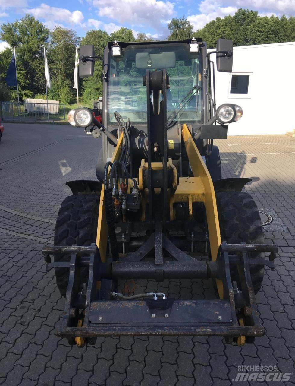 New Holland W50c Колесни товарачи