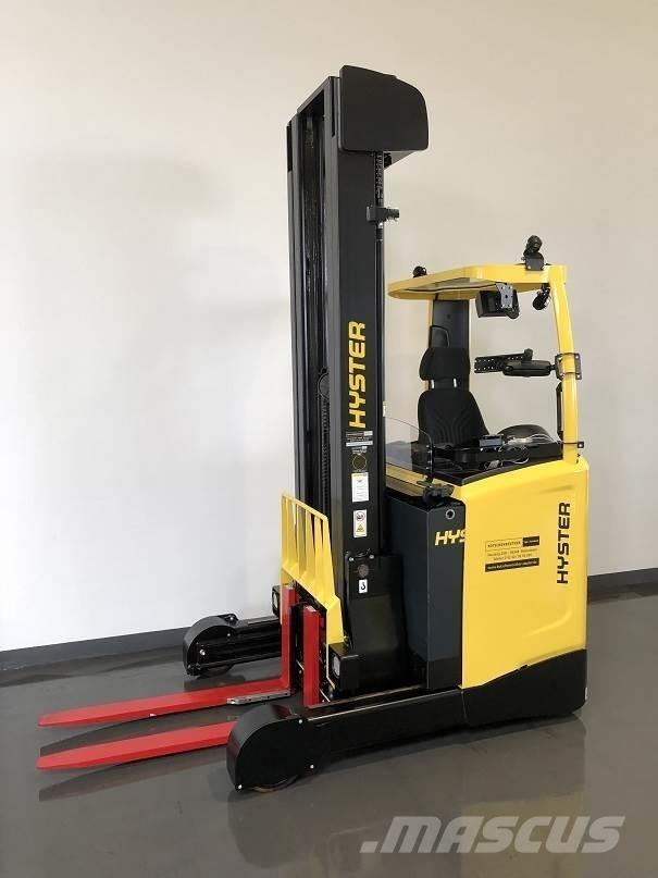 Hyster R1.6 Ретрак/ Високоповдигач с изместване на вилката напред