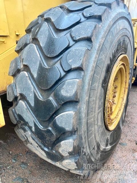 CAT 980 C Колесни товарачи