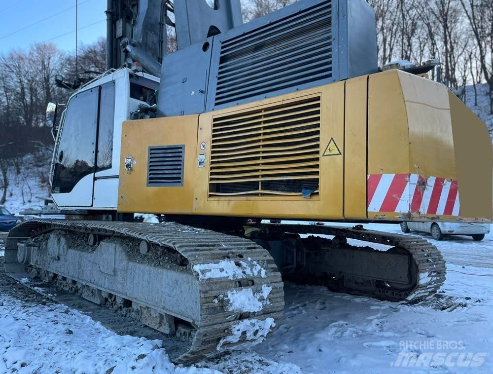 Liebherr LRB 155 Пилоти
