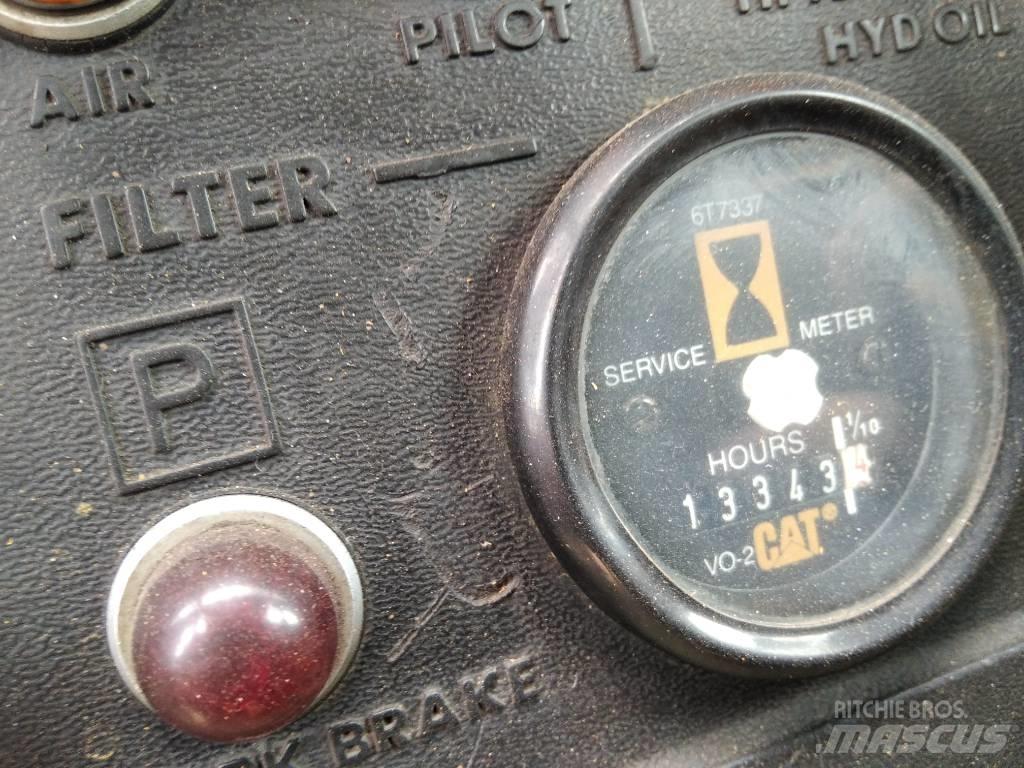 CAT 988 B Колесни товарачи