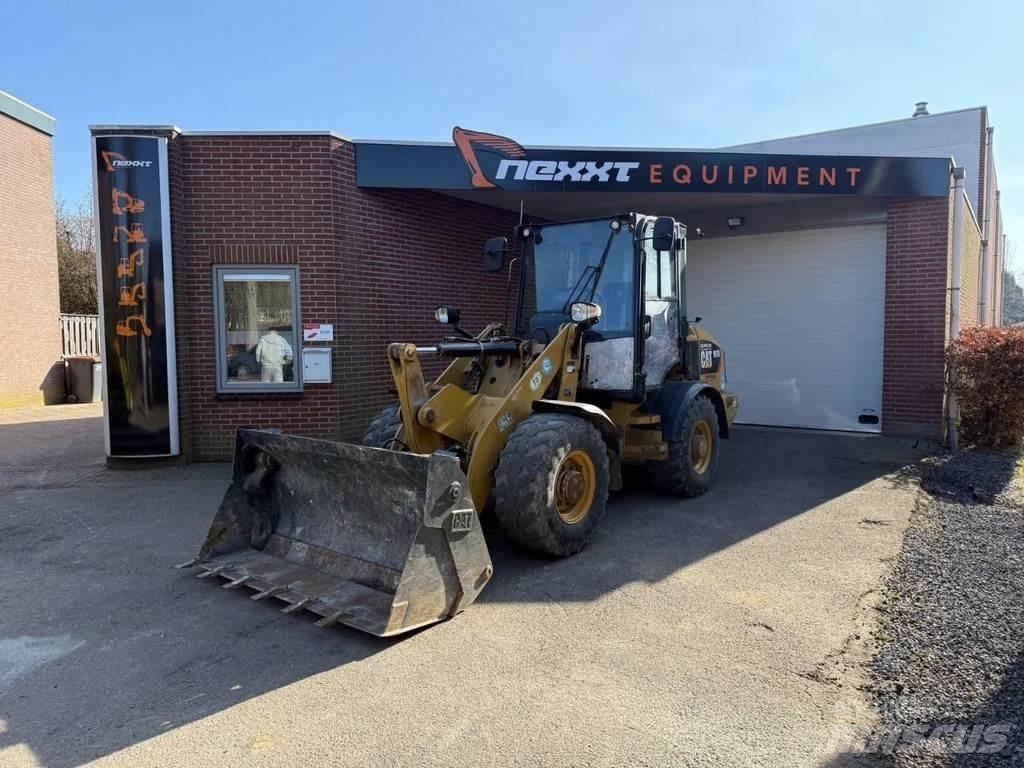 CAT 907M Колесни товарачи