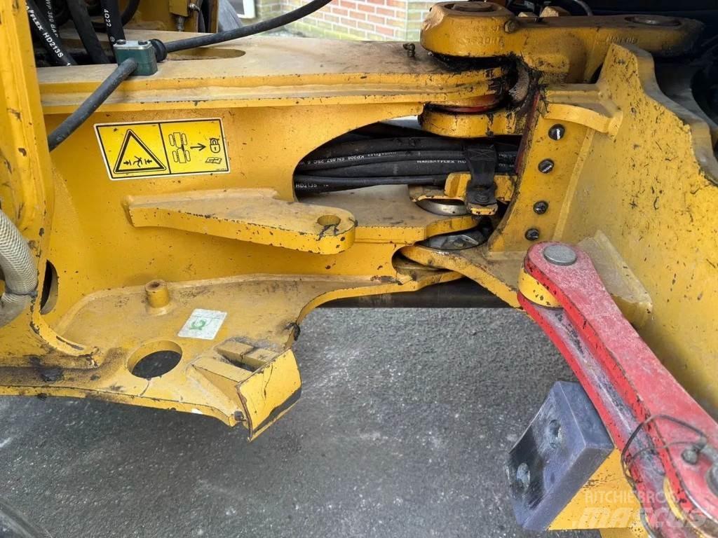 CAT 907M Колесни товарачи