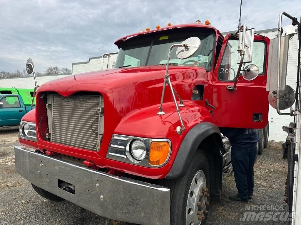 Mack CV 713 Разглобяеми надстойки