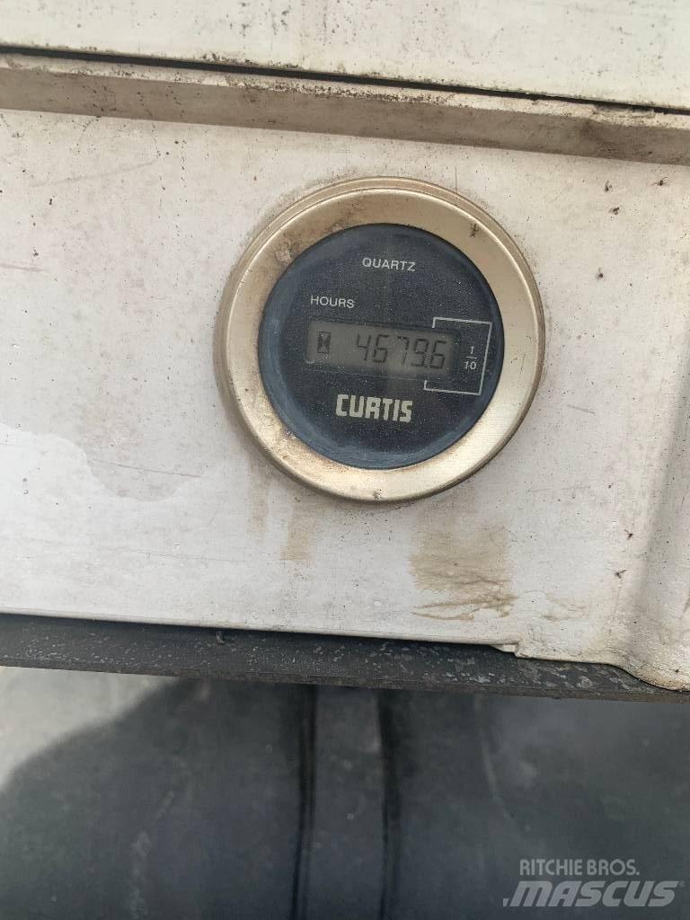 Nissan Cabstar Моторизирани платформи с талига