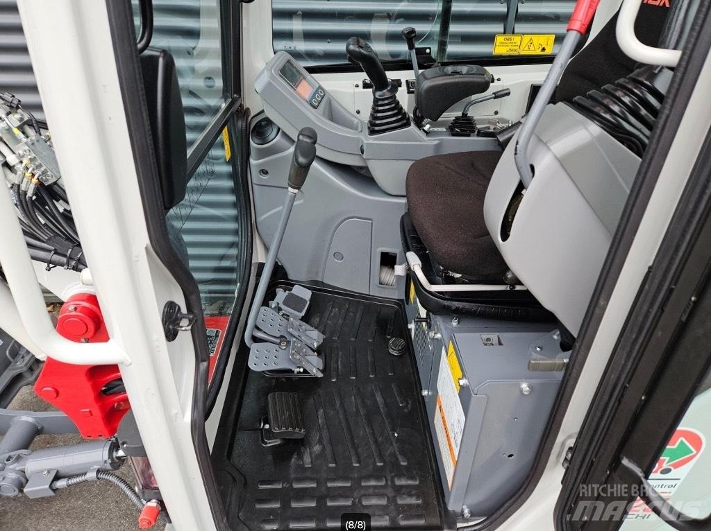 Takeuchi TB 225 Мини екскаватори < 7 т