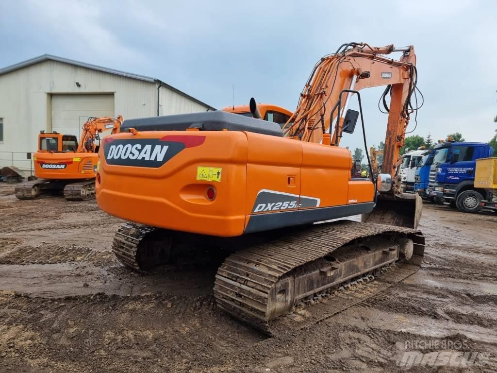 Doosan DX 255 LC Верижен екскаватор