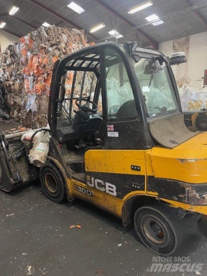 JCB TLT30 Вилични кари-повдигачи - други