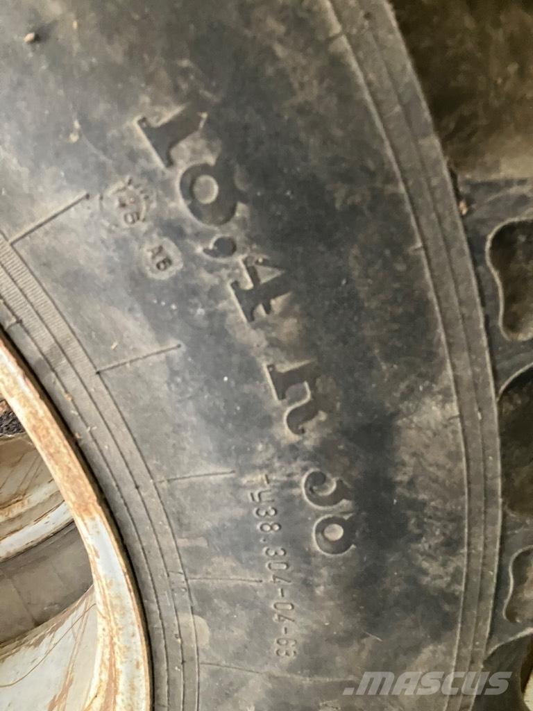  PARIPYÖRÄT 18.4R38 Колелета/Гуми