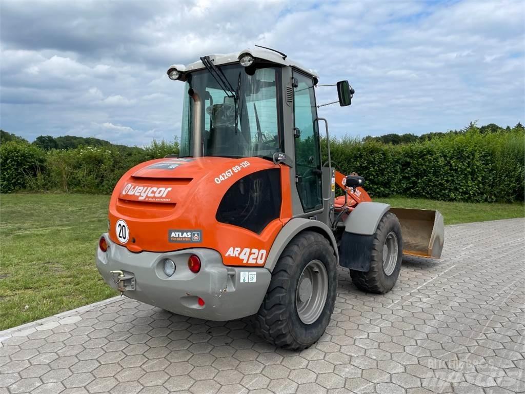 Atlas AR420 Колесни товарачи