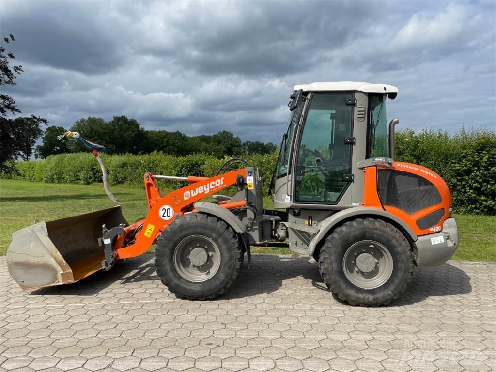 Atlas AR420 Колесни товарачи