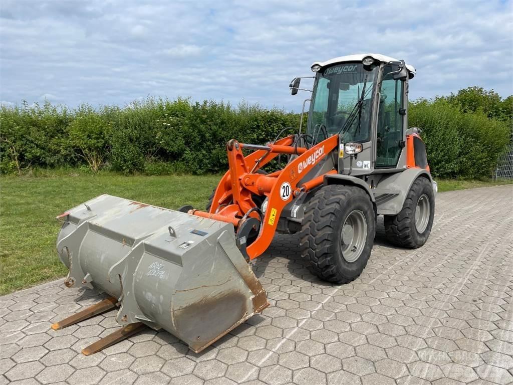 Atlas AR420 Колесни товарачи