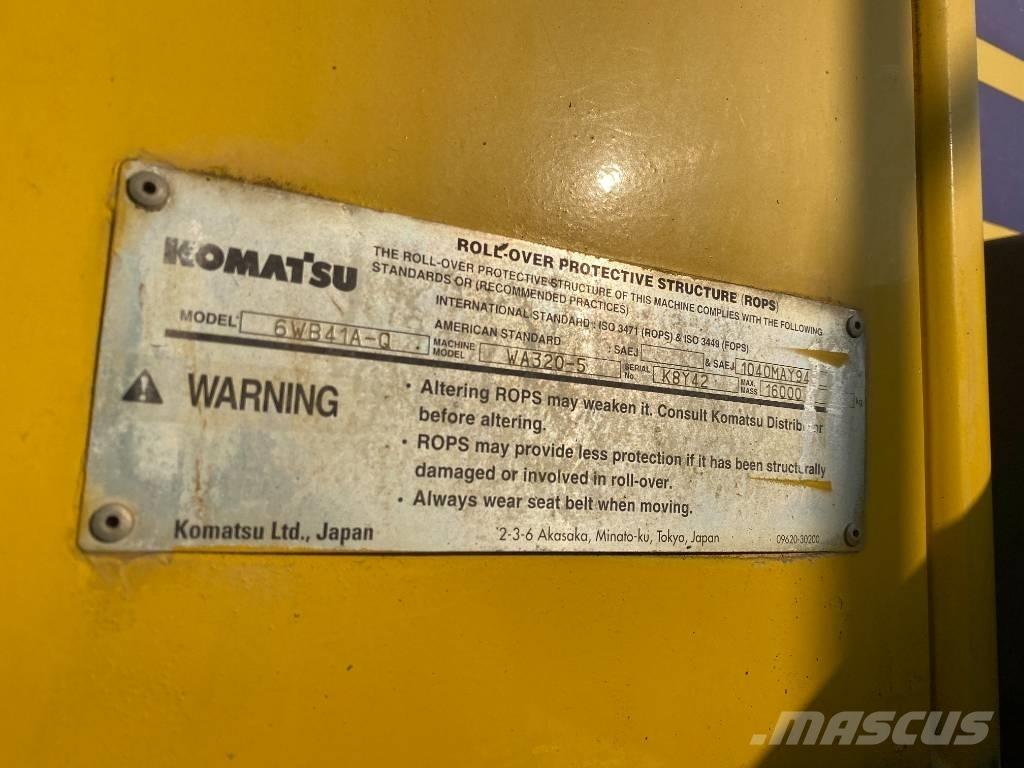 Komatsu WA 320-5 Колесни товарачи