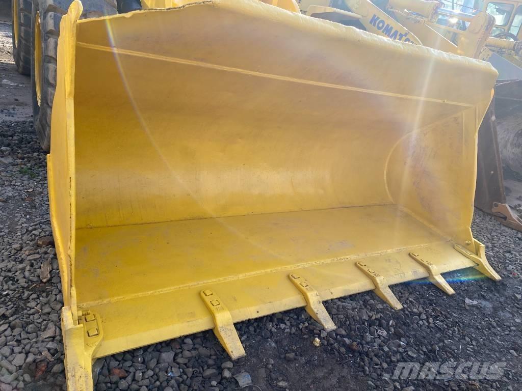 Komatsu WA 320-5 Колесни товарачи