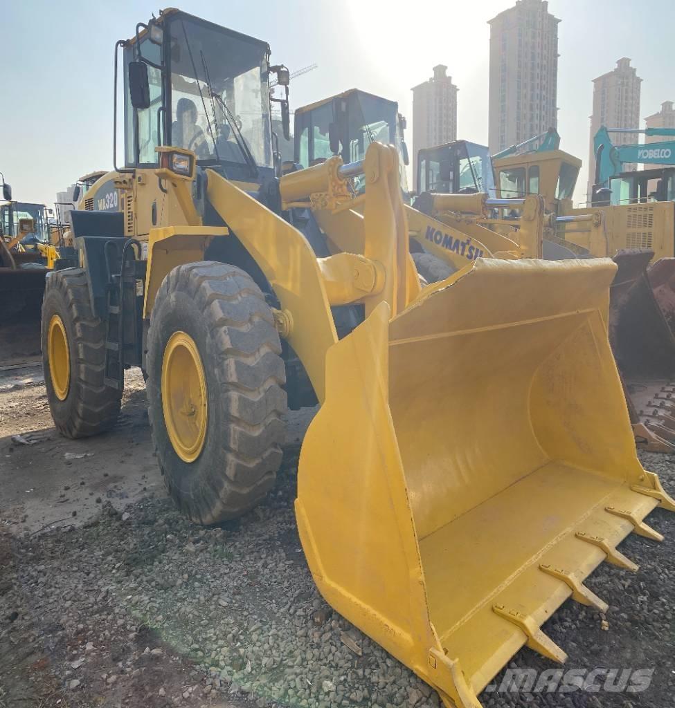 Komatsu WA 320-5 Колесни товарачи