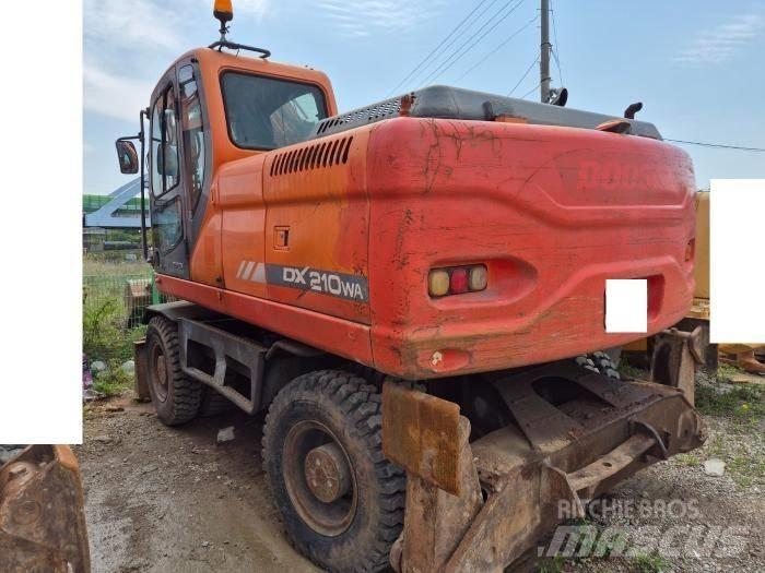 Doosan DX210WA Колесни екскаватори