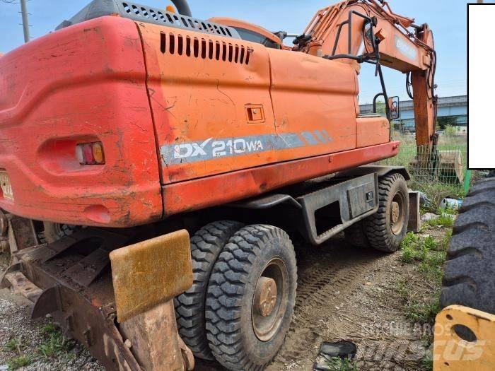 Doosan DX210WA Колесни екскаватори